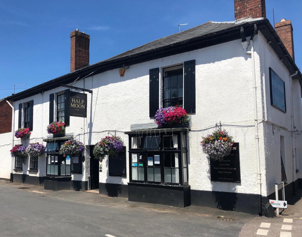 إكزيتر Half Moon Inn المظهر الخارجي الصورة